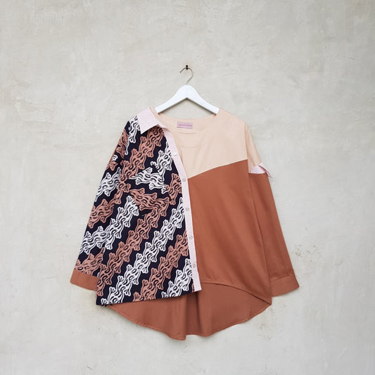 Unieke verfijning bruine batik top voor een andere look, damesjurk, blouse moderne batik tops, dames blouse, batik blouse, batik voor dames