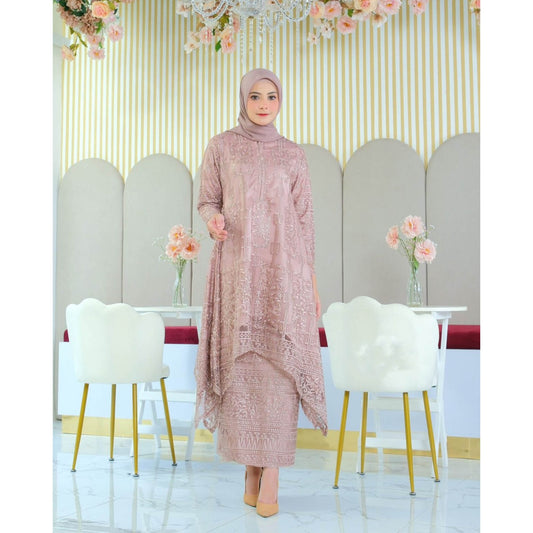 Tille-Brokat-Kebaya-Anzug für Damen: Eine Kombination aus Anmut und Schönheit der Farbe, Kebaya-Kleid, Kebaya Modern, Kebaya Encim, Kebaya-Set