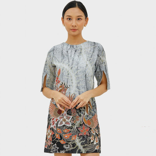 Casual Chic: Ardhani grijze batikjurk voor alledaagse elegantie, batikjurk, batik, bohojurk, damesjurk, damesformeel, tuniekjurk