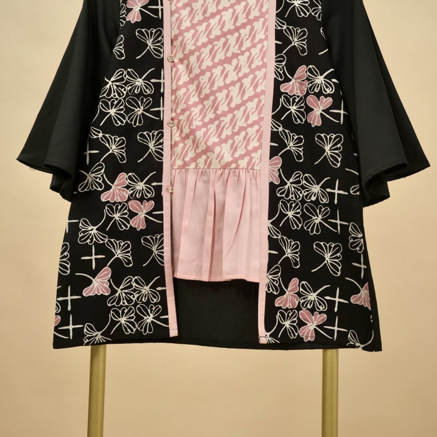 Mode mit Tradition: Batik-Oberteile für ein stilvolles Statement, Damenbluse, Batikbluse, Bluse für Damen, ethnisches Kleid, formelle Damenbluse