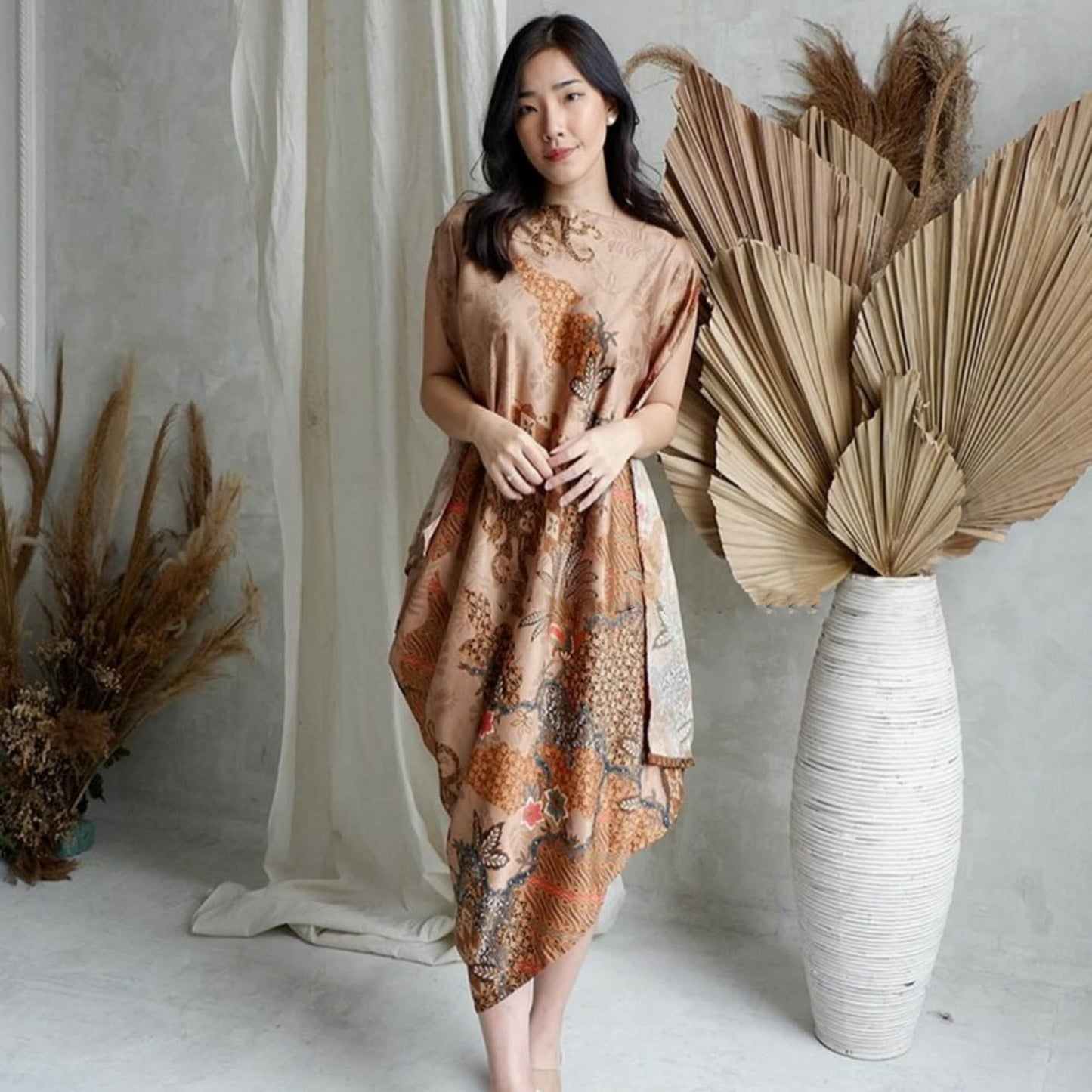 Elegant and graceful Kaftan Premium Dress Batik White - The Best Choice for Parties, Women Dress, Batik Blouse, Batik Dress, Batik Kaftan