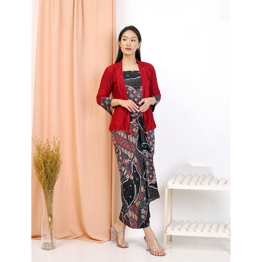 Exquisite Elnira Lace Batik Kebaya with Wrapped Skirt Modern Graduation And Occasional Wear
