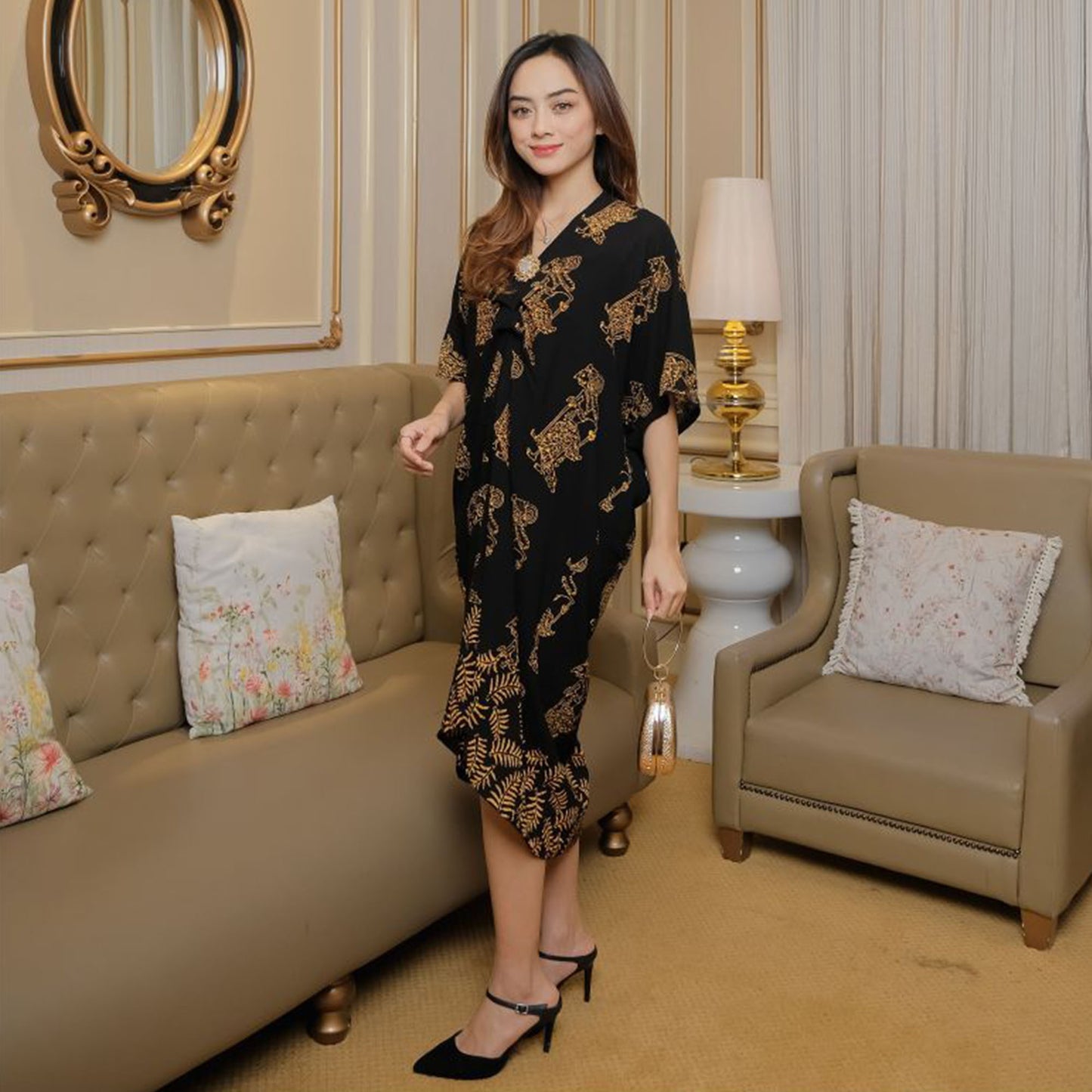 Sogan Blarak Kaftan Batik Kondangan Wayang Elegant Batik Dress