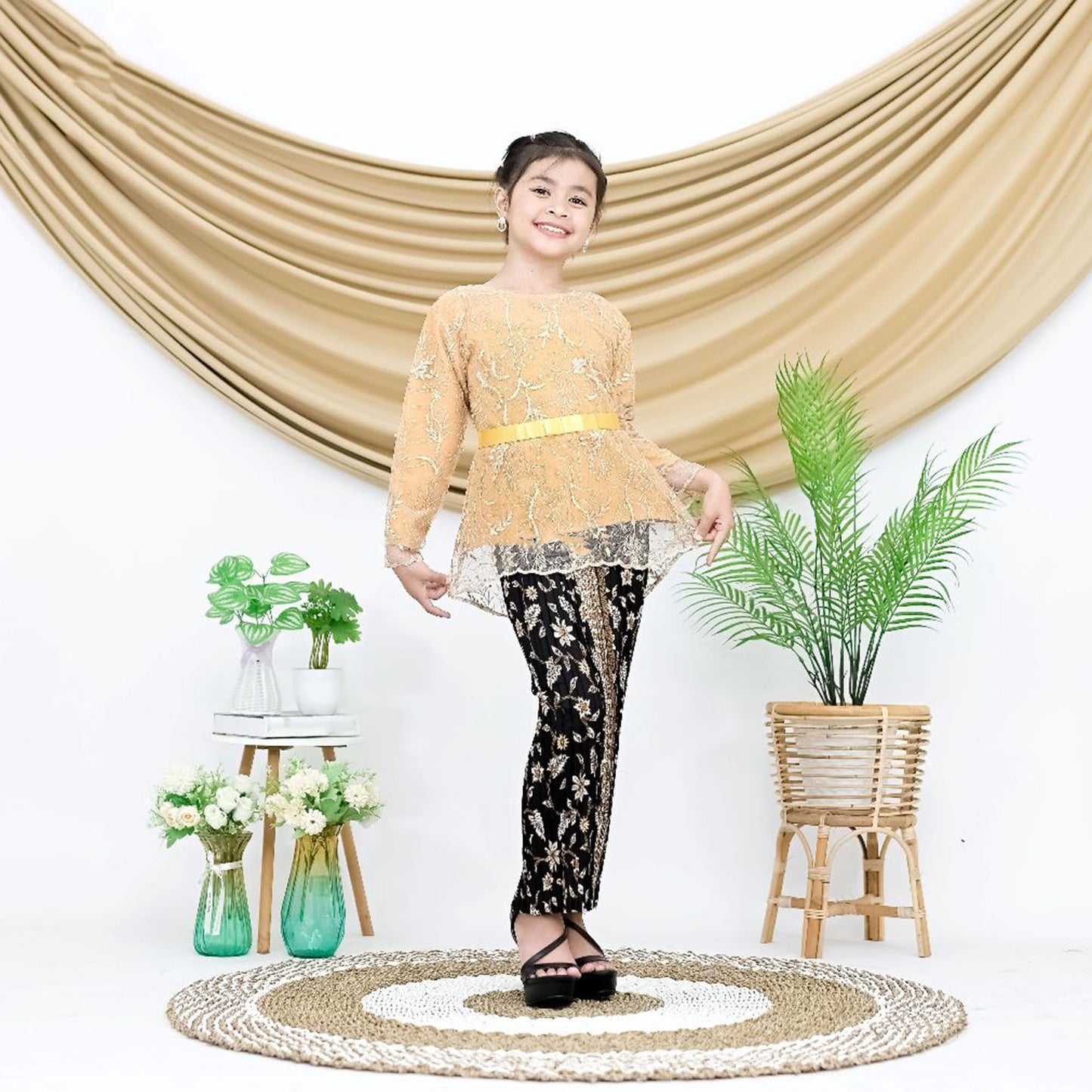 Children's Ribbon Kebaya Suit Elegant Traditional Attire for Special Occasions