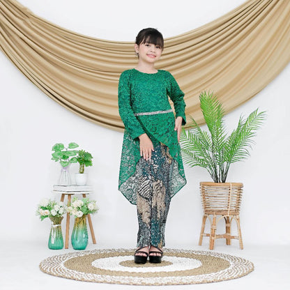 Children's Kebaya Suit with Pleated Skirt