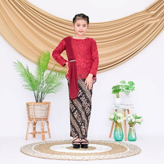 Children's Kebaya Suit with Brukat Material and Ceruty Shawl