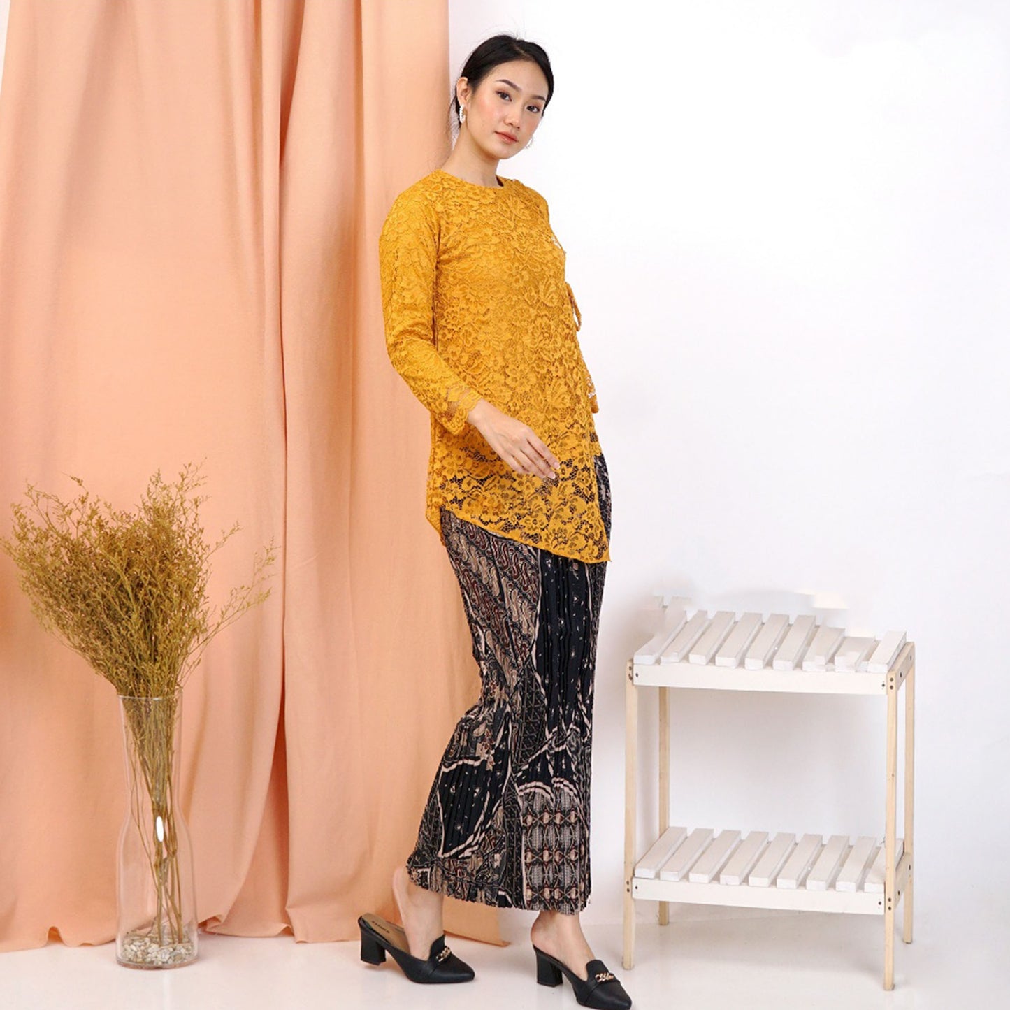 Plisket Batik Motif Modern Kebaya Set Perfect and Trendy