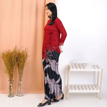 Plisket Batik Motif Modern Kebaya Set Perfect and Trendy