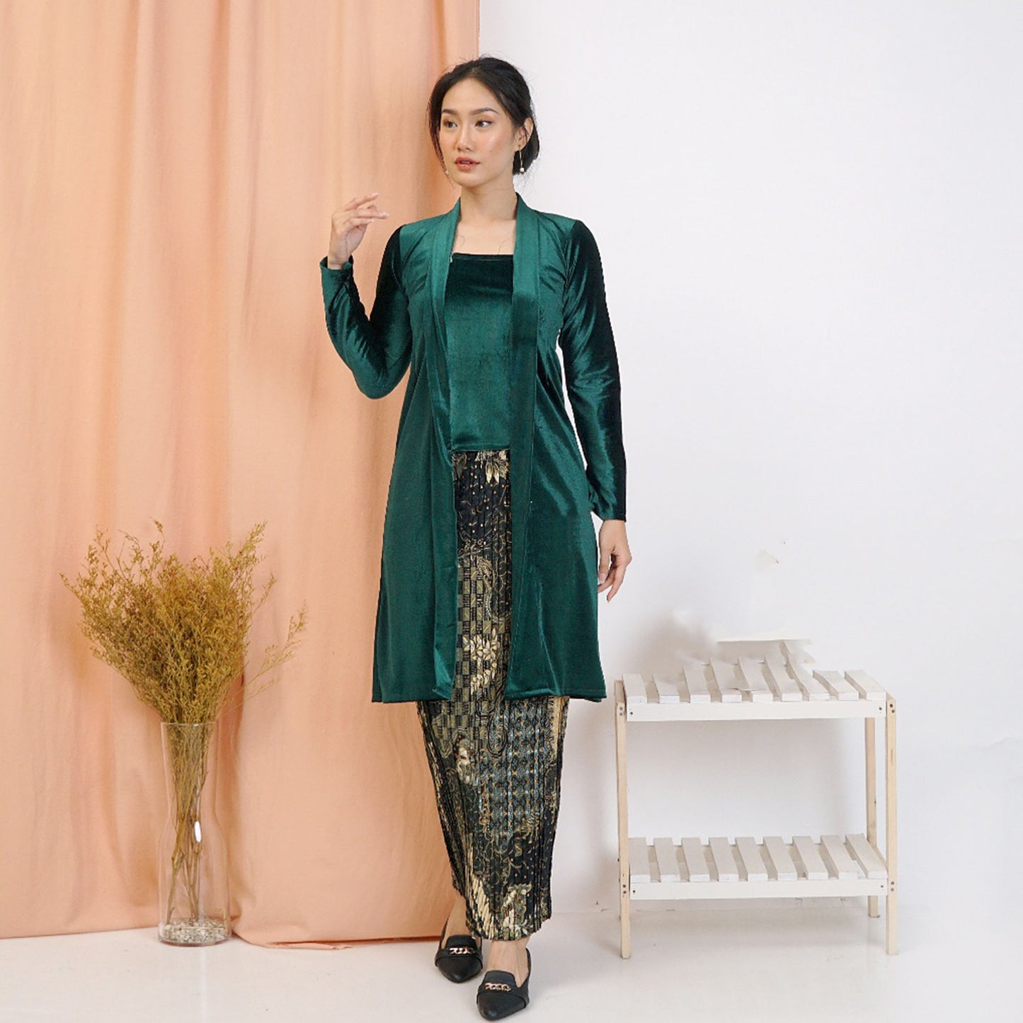 Bludru Kutubaru Tunik Set Batik Plisket Skirt Set Elegant Kebaya