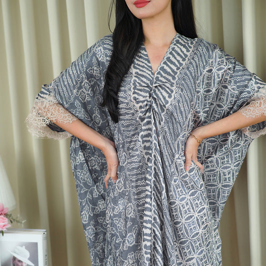 Miss Nomi Nirwana Kleid Batik-Kaftan aus Premium-Viskose