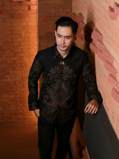 Abinawa I Exquisite batik shirt met lange mouwen van Lakhsana Batik, mannen batik, batik shirt, batik voor mannen 